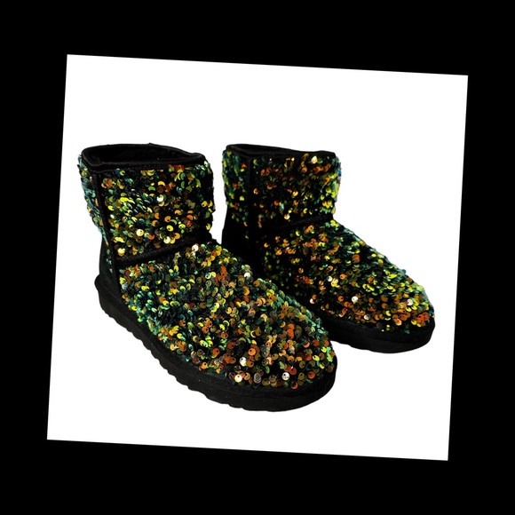 UGG SEQUENCE BOOTS - Picture 1 of 11